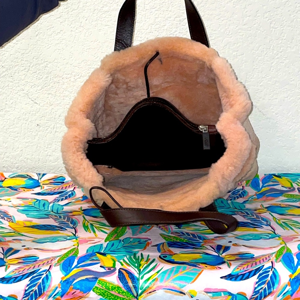UGG Hand Bag - Picture 5 of 13